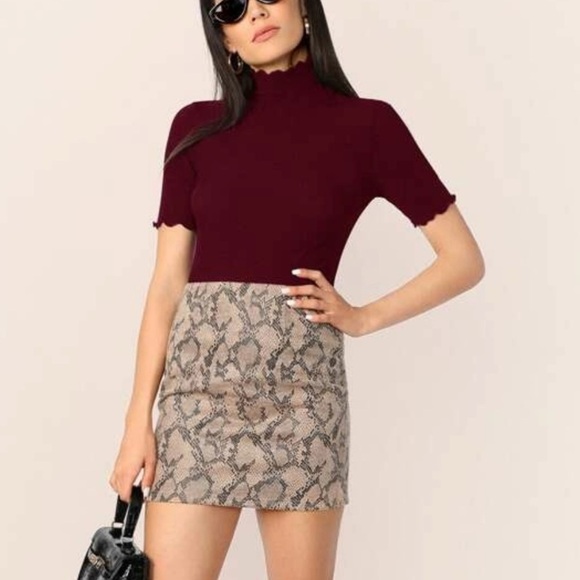 Burgundy high neck lettuce trim top - Picture 3 of 5